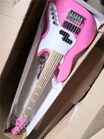 En stock Ahora Pink 6 cuerdas Guitarra de bajo eléctrica con deshecho de palisandro, hardware negro, pickguard negro, nave inmediatamente
