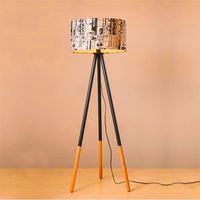 Kreativ varm personlighet rund trä vertikal stativ golvlampa med ljuskälla US-kontakt av högkvalitativa golvlampor