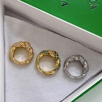 Hochzeitsringe Diamanten gepflasterter Kuppel-Engagement mit zwinker Bands-Design