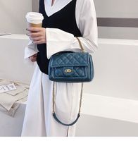 PB0002 Fashion Popular Lady PU Bolsa de couro Novo Simples Versátil Retro Bag Messenger Bag para Mulheres 15x22x9cm