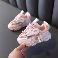 İlk Walkers 2021 Bahar / Sonbahar Bebek Kız Erkek Spor Ayakkabı Moda Nefes Yumuşak Alt Çocuk Sneakers 0-3 Yıl Bebek Yürüyor