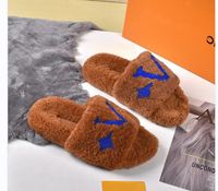 2021paseo plana comodidad mula lujo diseñador mujer sandalias para exteriores diapositivas al aire libre lanas zapatillas de goma A2
