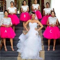 Heiße Verkäufe Lace Beach Kurze 2021 Brautjungfernkleider Jewel Illusion Appliques Kurze Rockkleid für Hochzeit