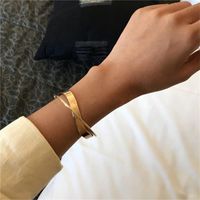 Bangle 2 stücke Europäische Übertriebene Grade Trennung Kupfer Gold Armband Weibliche Gotische Mädchen Modeschmuck Zubehör