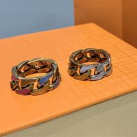Klassische Candy Color Stein Ringe mit seitlichen Steinen Freie Größe Metal Ring 2 Farben in Geschenk Retail Box