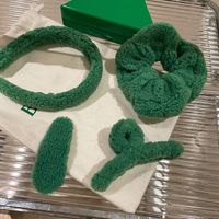 Klipy do włosów Barrettes 2021 Moda Claw Clip dla kobiet Elegancki design Green Headband Barrette Elastyczne Uchwyt Heatpin Head Accessor