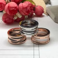 Designer Band Ringe Mode Shine Aushöhlen Ring Einfachheit Design Für Mann Womens 9 Stil Geschenke Temperament Trend Zubehör Top Qualität