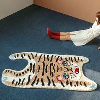 Linda dibujos animados Tigre en forma de tacto suave pequeño área de decoración de la alfombra 80x160cm, ins pop popular estilo nórdico colección de casas alfombra 210301