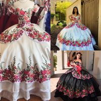 2021 Vintage Beyaz Siyah Quinceanera Elbiseler Charro Mexcian Kızlar Çiçek Aplike Kristal Katmanlı Etek Kapalı Omuz Balo Tatlı 16 Elbise