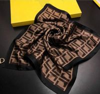 2021Women Шелковый шарф мода оголовье сумка небольшие квадратные шарфы кашемировые хлопковые платежные аксессуары