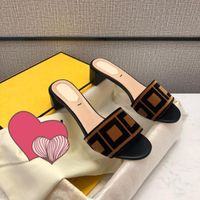 Diseñador de lujo Flip-chip-flops mujeres sandalias zapatos tacón alto espesor 5 cm ocasional al aire libre fiesta resistente al desgaste