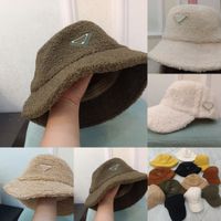 مصمم الأزياء 21ss قبعة قبعة البيسبول كاب الرجال المرأة الخريف الشتاء قبعات متماسكة الفراء skullies الدافئة قبعة فتاة القبعات