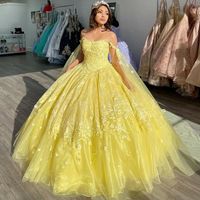 Gelbe Quinceanera Kleider mit Wrap Spitze Applikationen von der Schulter von der Schulter Charro Sweet 16 Kleid Perlen Vestidos de 15 Años
