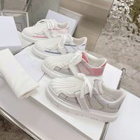 2021 designeurs de concepteur Chaussures Femmes Calfskin Runner Baskets à lacets en caoutchouc plate-forme de plate-forme personnelle