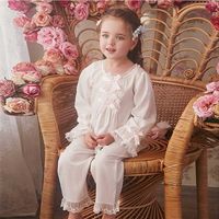 Enfants Fille Lolita White Princess Pajama Ensemble.Royal Style Tops + Pantalon.Vintage Ensemble d'arc d'arc d'enfant pour enfant. Sleep Loungewear 211203