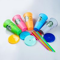 Foto de alta calidad 24 oz Color cambiador de vidrio Copa de jugo de bebida de plástico con labios y taza de café mágica de paja CUSTOM PLÁSTICO DE STARBUCKS