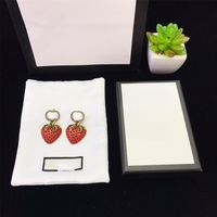 Rote Diamant Erdbeer-Ohrringe Retro-klassische verzweifelte Ohrringe für Frau mit S925 Sterling Silber Nadel Ohrringe