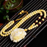 Flor blanca Honey Beeswax Flor floreciente rico colgante collar de collares y suéter de mujer encantos de cadena
