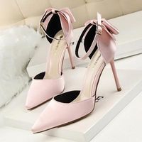 2022 Nuevos tacones altos zapatos de satén para mujeres nuevos zapatos para mujeres bien con tacones altos con sandalias zapatos de boda rojos