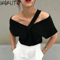 Frauen T-Shirt Wakuta Woem Mode aus der Schulter Tshirts Koreaner Stil 2021 Sommer Casual Unregelmäßige Tops Schwarz Weiß Chic Kurzarm T-Shirt SH