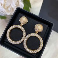 Mode Brand Dangle Differez des timbres Boucles d'oreilles pour Lady Women Party Mariage Lovers Gift Engagement Bijoux de luxe avec Boîte