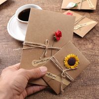 25pcs lot Retro Kraft Paper Handmade Dry Flower Invitation Greeting Card Birthday Mother's Day with Envelope Christmas Wedding Party Favors AL9886