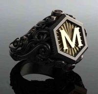 Yihang Smycken Svart Tvåfärg Brev M Personlig Graverad Mönster Ring Mode Creative H868