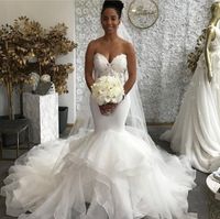 Weißer Strand Boho Mermaid Brautkleider 2021 Dubai Arabische Brautkleider Falten Side Split Sonderanfertigte Tüll Satin