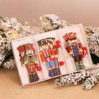 Decoraciones navideñas 9pcs decoración de año feliz para niños cauclador de nuez soldado muñeco de madera colgante navidad para casa