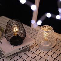 Nattljus Nordic Bird Cage Dekorativ bordslampa Industriell stil Smidesjärn Retro Minimalistisk LED Ljus Hem Sovrum Vardagsrum