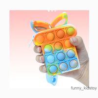 ABD Stok Yeni Fidget Oyuncaklar Anahtarlık Anti Stres Sıkmak Itme Kabarcık Squishy Oyuncak Çocuklar Hediye Için