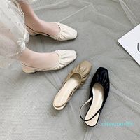 Sandalet Kadın Deri 2021 Yaz Ayakkabı Kapalı Toe Düşük Topuklu Moda Kızlar Kare Kauçuk Scandals Slaytlar Roma Tırnak Topuk