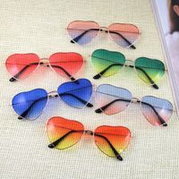 Classic metal love sunglasses Fashion peach heart ocean piece Sunglasses fashion 014