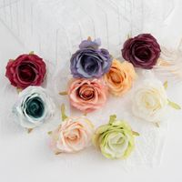 Flores decorativas grinaldas 100 pcs Rosas de seda artificial diy bridal bouquet material natal garland presentes caixa para casa holiday s