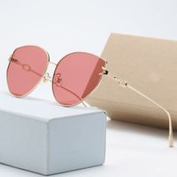 Óculos de sol de moda transparente para mulheres homens óculos de sol nos EUA Metal clássico óculos de sol óculos de óculos rosa anti-reflexo Livros de gradiente de oceano elegante