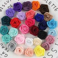 200PC / 30 färger Mini 1 "Satin Ribbon Rosette Blommor för tjejer Hårtillbehör Konstgjorda tygblommor för barns huvudband 210812