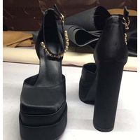 Kleid Schuhe Mode wasserdichte Plattform Quadratischer Kopf Hohl Fuß Nackte Strasskette Feste Farbe Baotou Satin High Heel Catwalk Sandalen