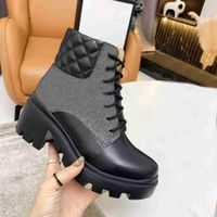 2021 Kadın Tasarımcı Lüks Boot Martin Çöl Çizmeler Arı Sneak Madalya 100% Hakiki Deri Kaba Kaymaz Kış Ayakkabı Boyutu US5-11