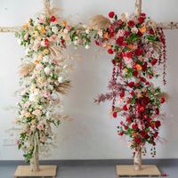 装飾的な花の花輪カスタム結婚式のアーチの装飾の花の配置テーブルのボールの中心的な色合い花パーティーステージ屋外シーンレイアウト