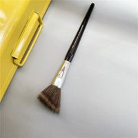 Pro abgewinkelter Diffusor-Make-up-Pinsel # 60 - Perfekte Blush-Pulver-Konturierung Hervorhebung der Kosmetik-Mischungen Schönheitsbürsten Werkzeuge
