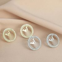 Orecchini designer di donne di lusso Brand auricolari Designer oro in oro Lettere geometriche Crystal Earring Wedding Party Jewerlry Classic Style ER0330-ER0331