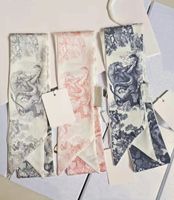 Designer entworfener Schal, Modebrief Handtasche Schal, Krawatte, Haarbündel, 100% Seidenmaterial Verpackung Größe: 6 * 120 cm