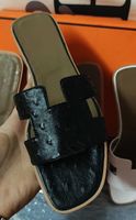 Классики дизайнерские женские сандалии Oran Slides тапочки кожаные тапочки летняя вечеринка свадебные туфли с коробкой размером 35-43 278