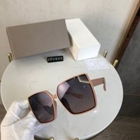 0980 Gafas de sol de la marca de diseño de moda de alta calidad para hombres y mujeres Compras Viajes Compras UV400 Protección Retro Sombras Piloto