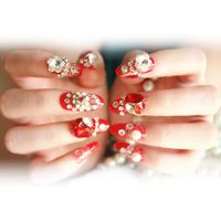 Valse nagels 24 stks / set zelfklevende nagel tips rood glanzende diamant afgewerkte ronde nep volledige dekking voor bruiloft bruid decoratie