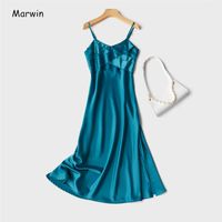 Marwin 2021 -Coming Fit ve Flare Straplez Spagetti Kayışı İmparatorluğu Orta Buzağı Katı Kadın Elbiseler Yüksek Sokak Tarzı Rahat