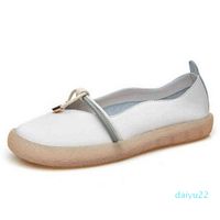 Classic women' s flat leather shoes, comfortable and lig...