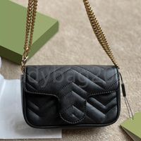 2021 Luxury Designers Lady Thread Zipper Cover Coin Purses Fashion Quilting Handbags Tote Letter Clutch Bags Underarm Nylon Square Interior Compartment a26