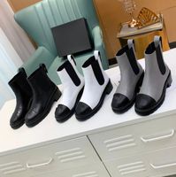 2021 Frauen Betty Boots PVC Gummi Beeled Platform Knie-High Tall Rain Boot Black Water Dish Welle Schuhe Outdoor Rainshoes High Heels