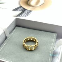 Moda de oro letra banda anillos bague para lady mujeres fiesta amantes de la boda regalo joyería de compromiso con caja